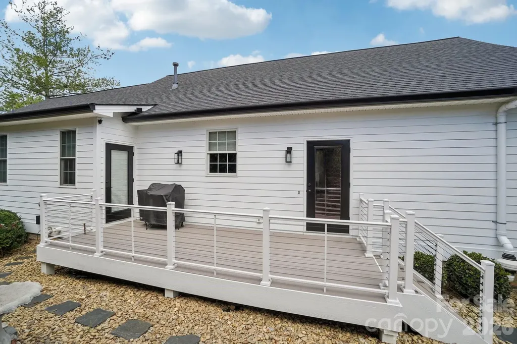 1409 Woodsong Drive Hendersonville NC 28791