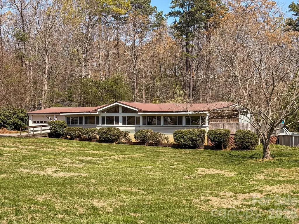 2746 Orangewood Lane Newton NC 28658