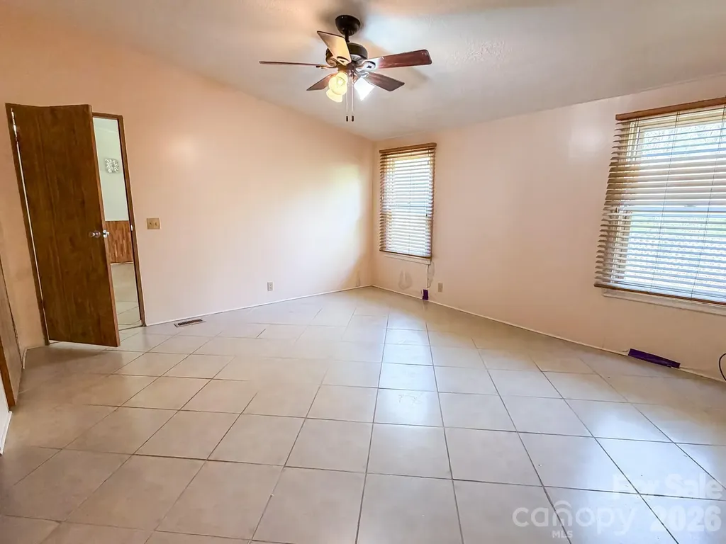 2746 Orangewood Lane Newton NC 28658