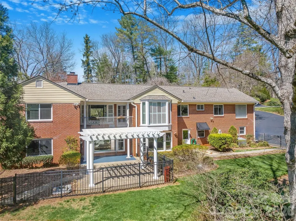 4 Dogwood Road Asheville NC 28804
