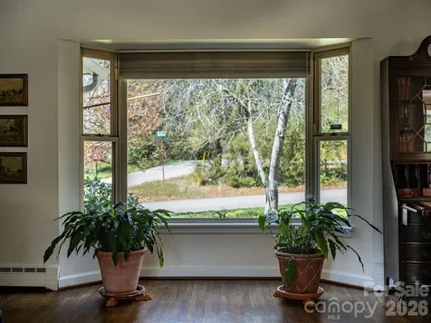 4 Dogwood Road Asheville NC 28804