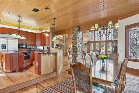 46 Mills Creek Drive Lake Toxaway NC 28747