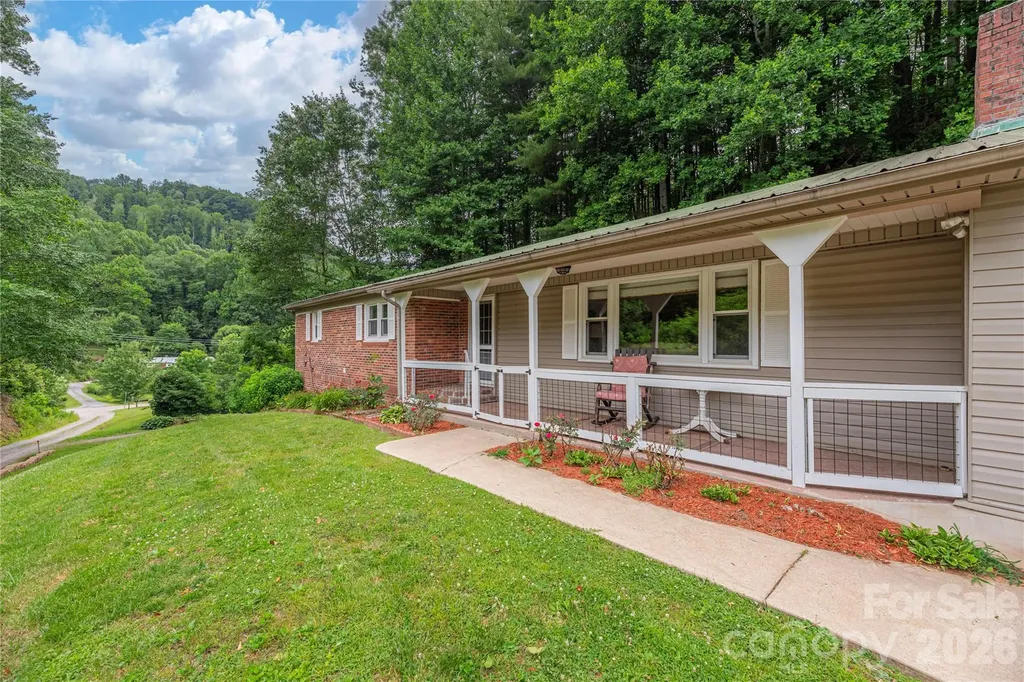 63 Memory Drive Waynesville NC 28786