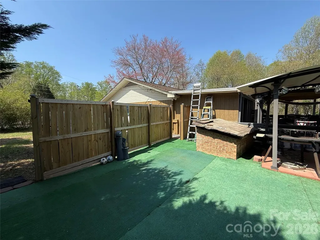 3309 40th Avenue Place NE Hickory NC 28601