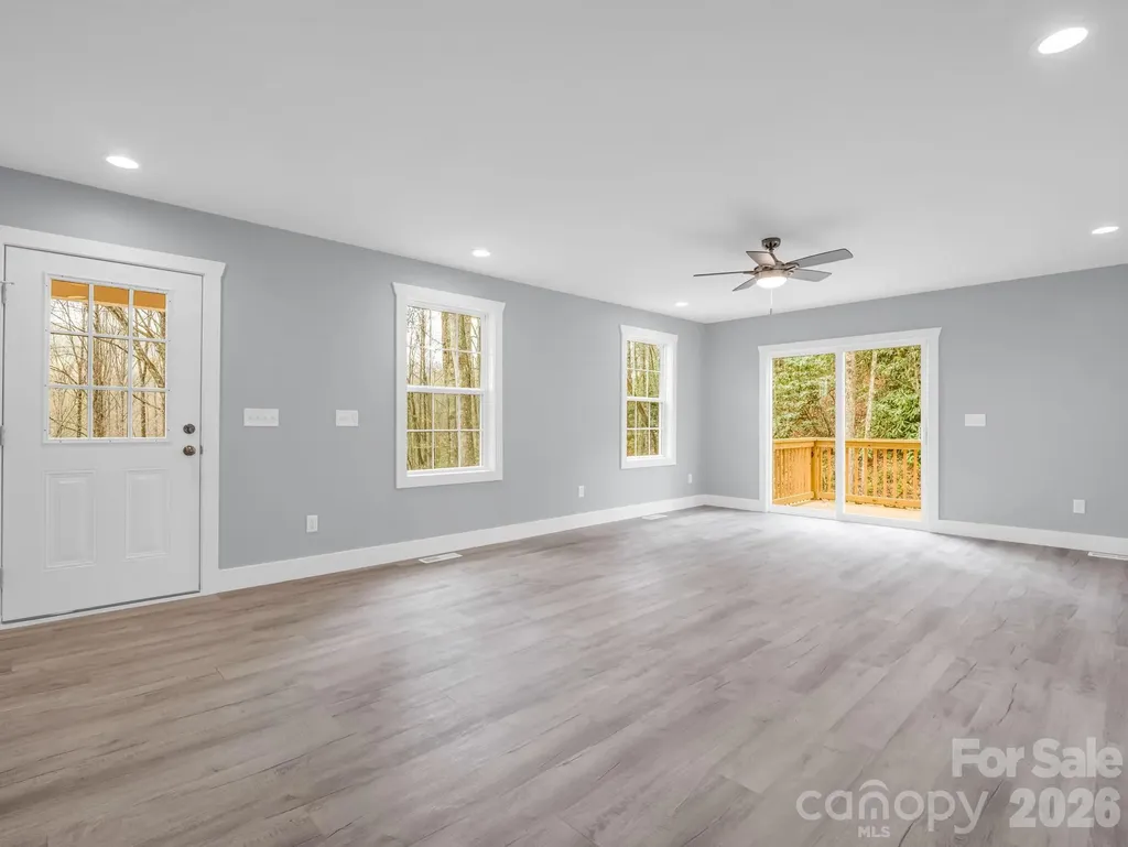 1460 Pickens Highway Rosman NC 28772