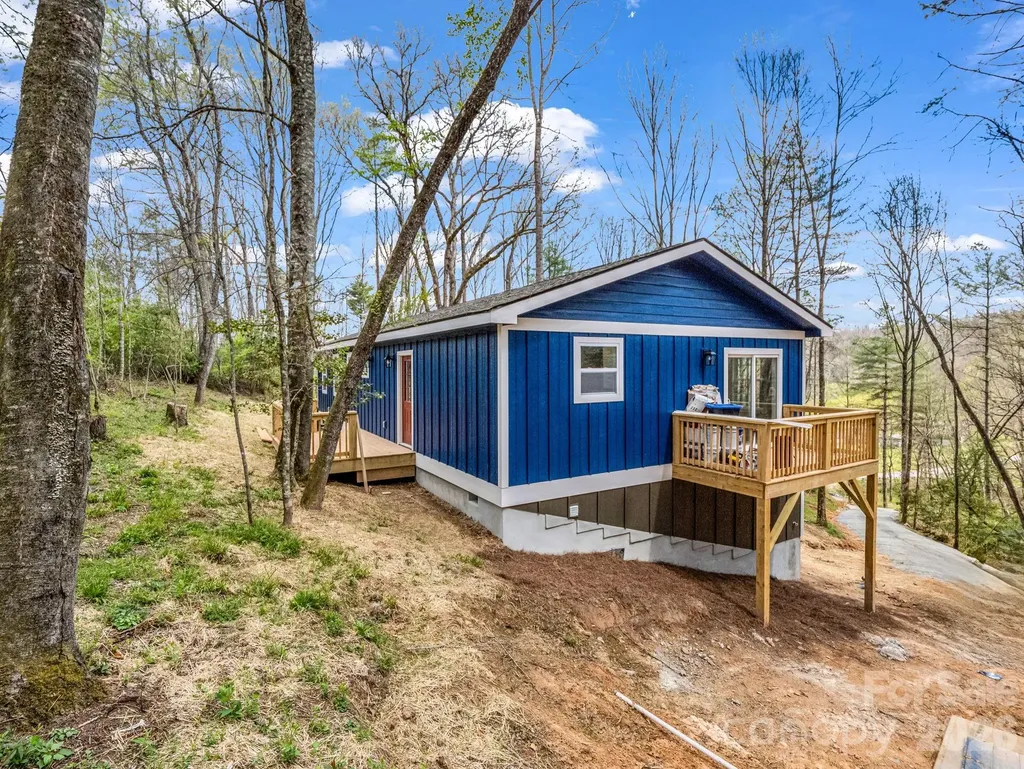 1460 Pickens Highway Rosman NC 28772