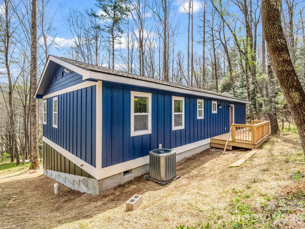 1460 Pickens Highway Rosman NC 28772