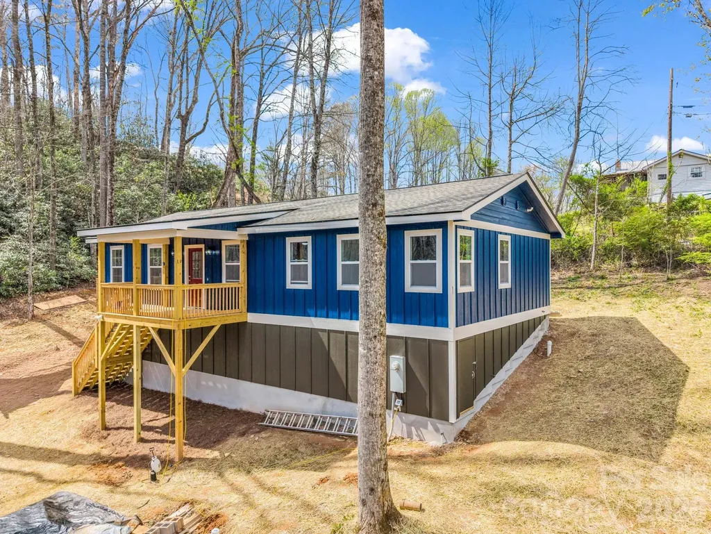 1460 Pickens Highway Rosman NC 28772
