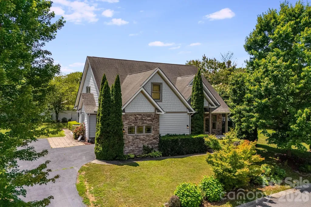 4 Amaretto Drive Candler NC 28715