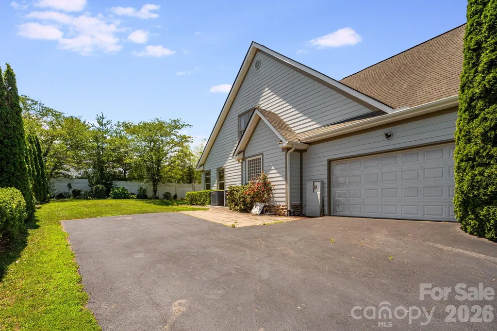 4 Amaretto Drive Candler NC 28715