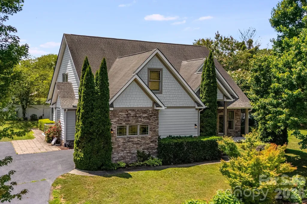 4 Amaretto Drive Candler NC 28715