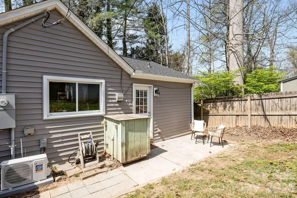 11 Log Cabin Trail Candler NC 28715