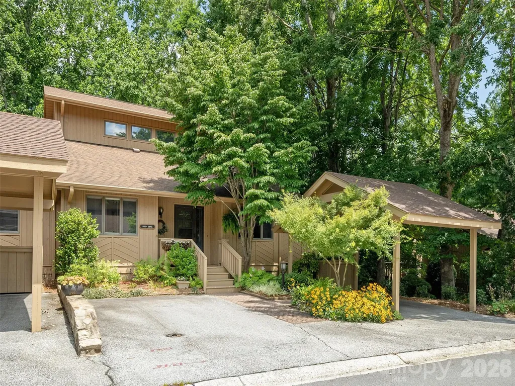 601 Red Oak Drive Hendersonville NC 28791