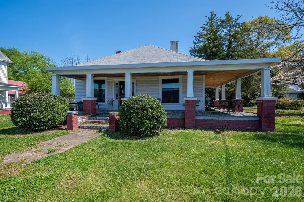 127 S Main Street Stanley NC 28164