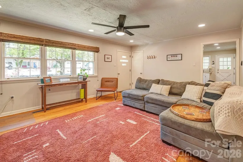 24 Forest Lane Black Mountain NC 28711