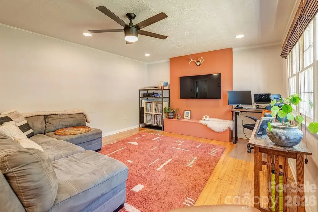 24 Forest Lane Black Mountain NC 28711