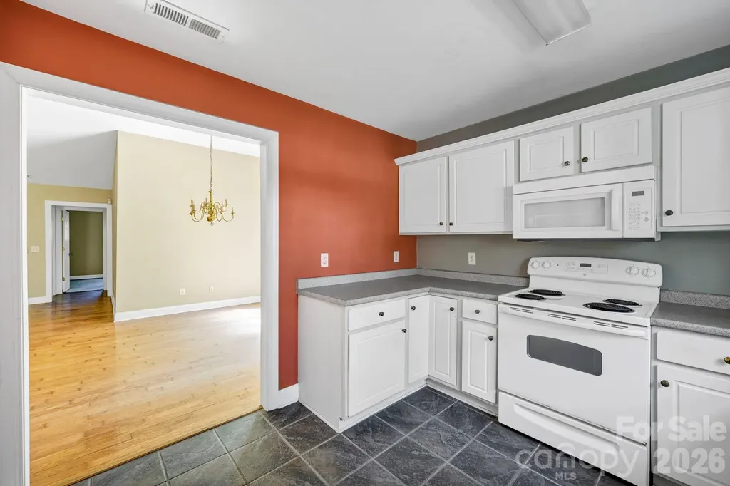 4979 Glen Cove Drive Southport NC 28461