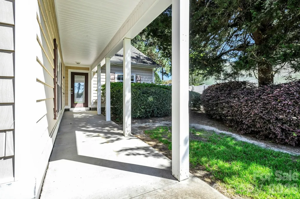 4979 Glen Cove Drive Southport NC 28461