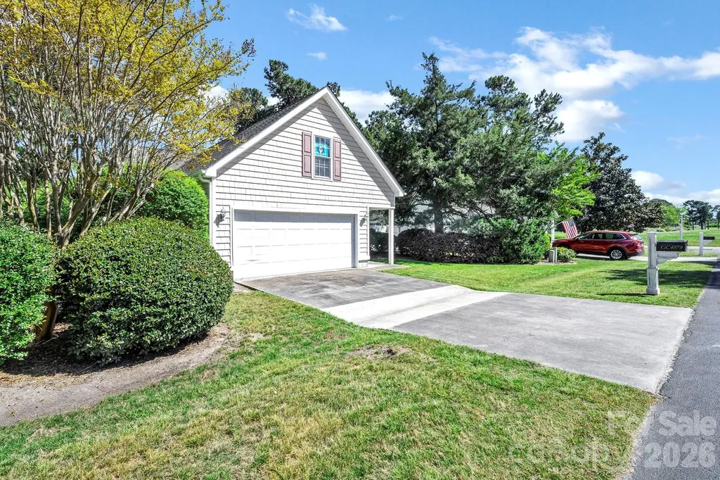 4979 Glen Cove Drive Southport NC 28461