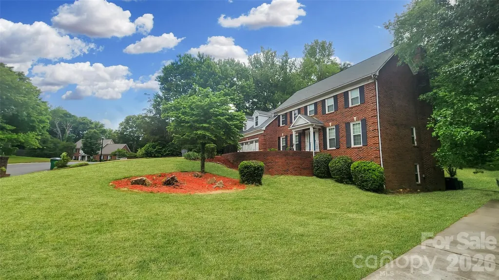8331 Dunstaff Road Charlotte NC 28269