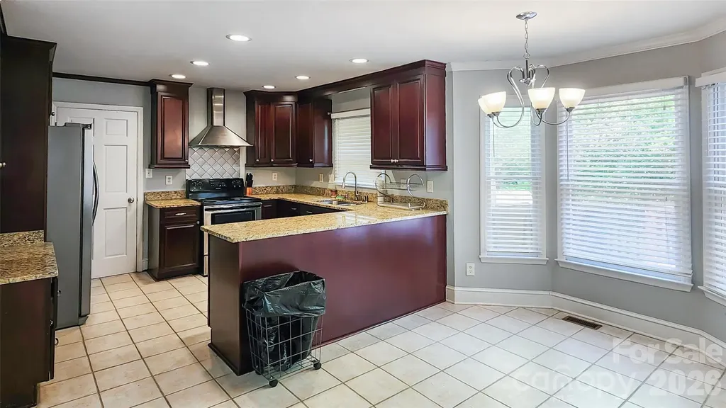 8331 Dunstaff Road Charlotte NC 28269