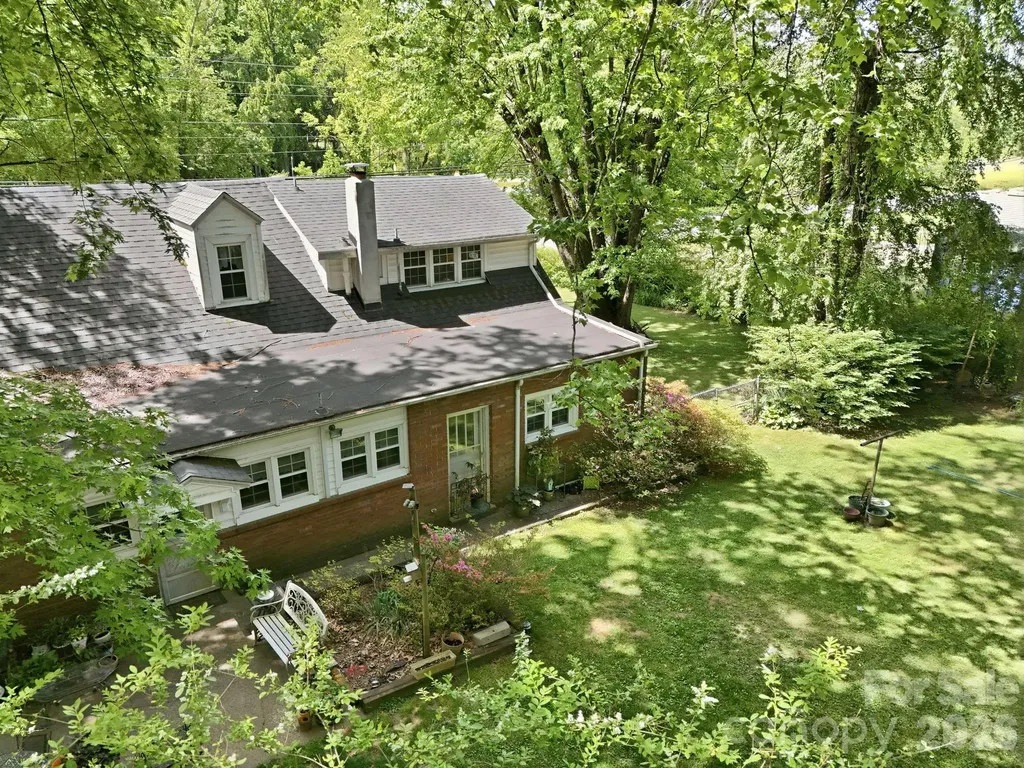 215 Old Us 70 Highway E Black Mountain NC 28711