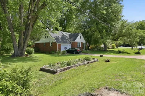 215 Old Us 70 Highway E Black Mountain NC 28711
