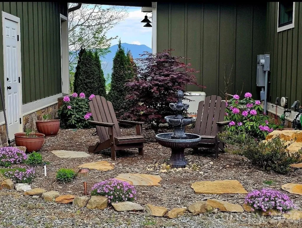 2220 Saranac Lane Waynesville NC 28785