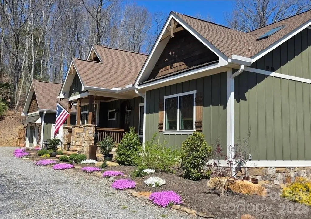 2220 Saranac Lane Waynesville NC 28785