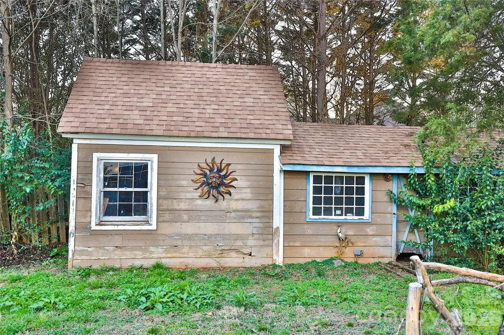 221 Pineville Matthews Road Matthews NC 28105