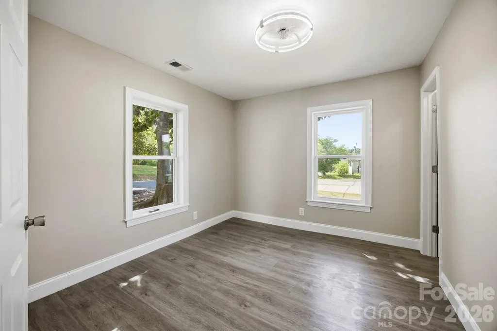 23 Flowe Street NW Concord NC 28027