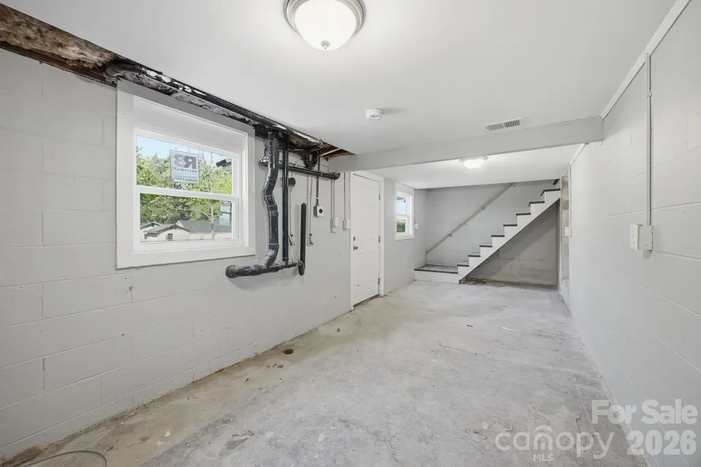 23 Flowe Street NW Concord NC 28027