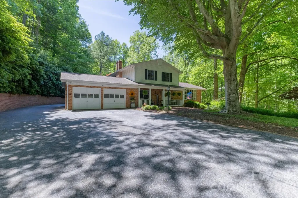 819 Chesterfield Circle SW Lenoir NC 28645