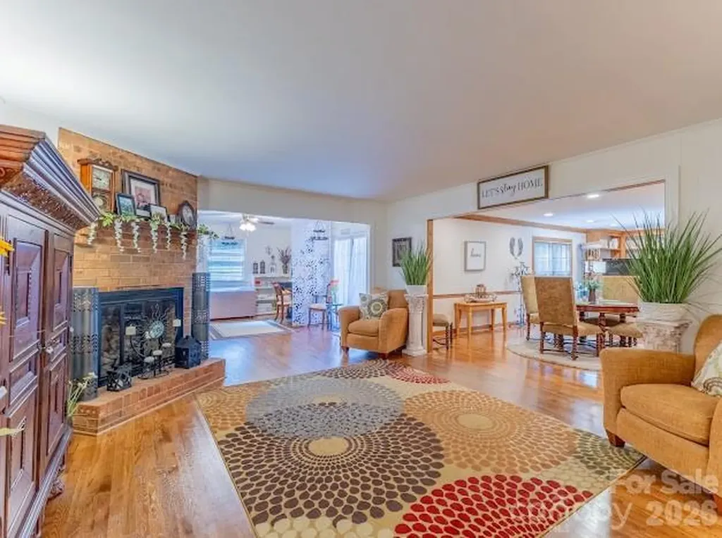 819 Chesterfield Circle SW Lenoir NC 28645