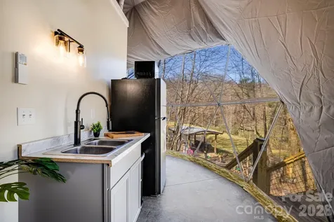 186 Meece Road Rosman NC 28772