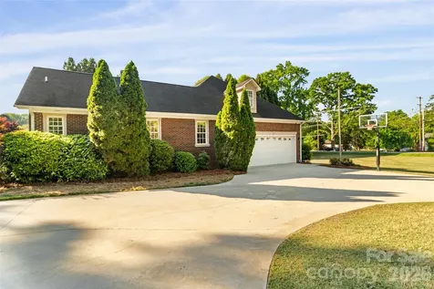 1701 South Point Road Belmont NC 28012