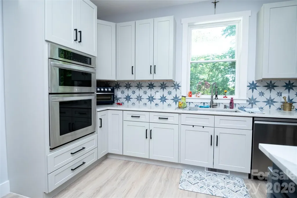 2371 W Paradise Harbor Drive Connelly Springs NC 28612