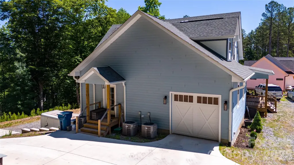 2371 W Paradise Harbor Drive Connelly Springs NC 28612