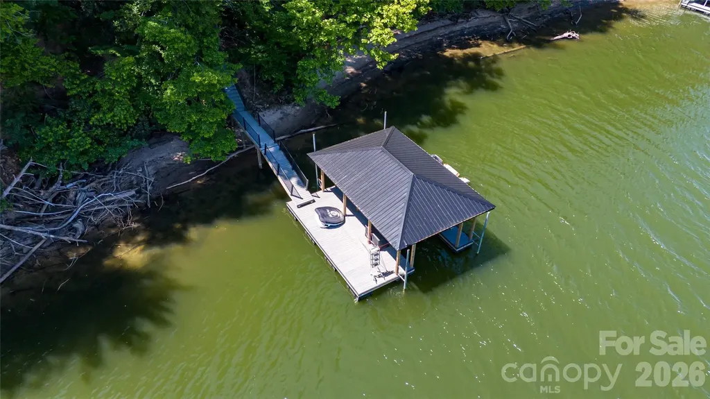 2371 W Paradise Harbor Drive Connelly Springs NC 28612