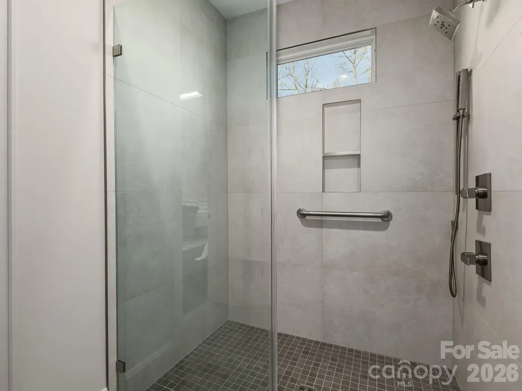 642 Altamont View Asheville NC 28804