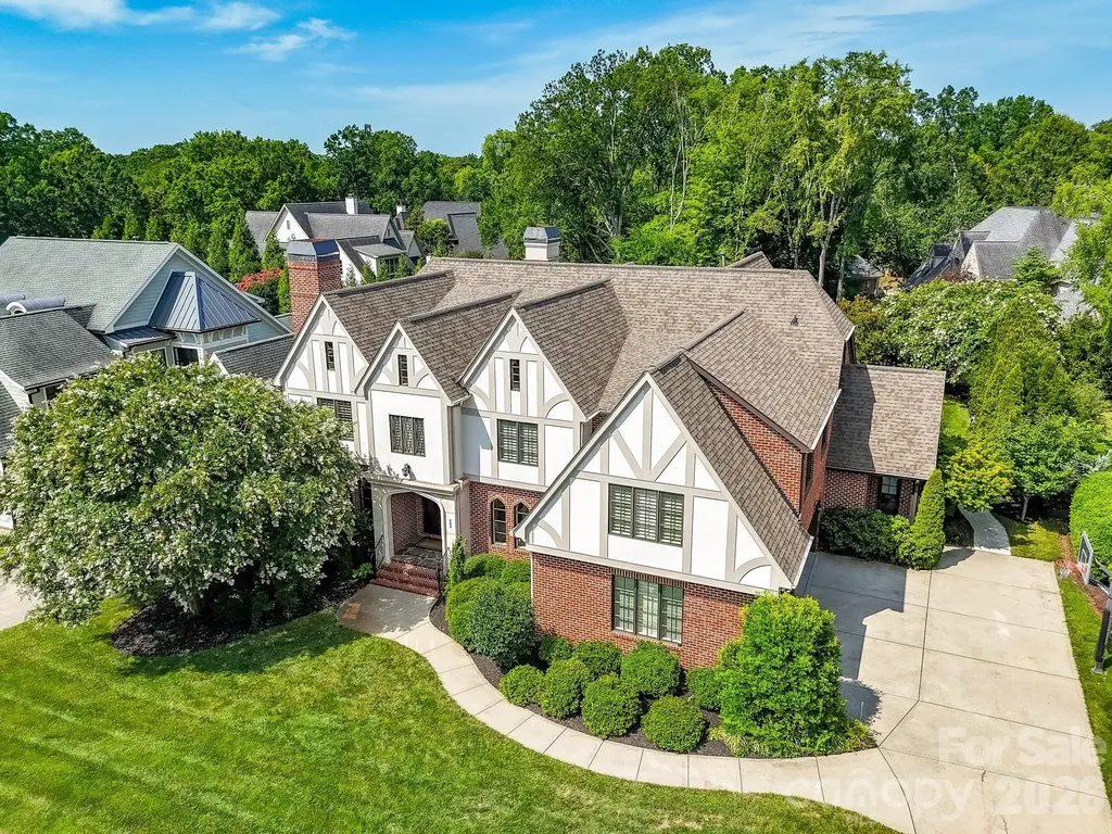 808 Huntington Park Drive Charlotte NC 28211