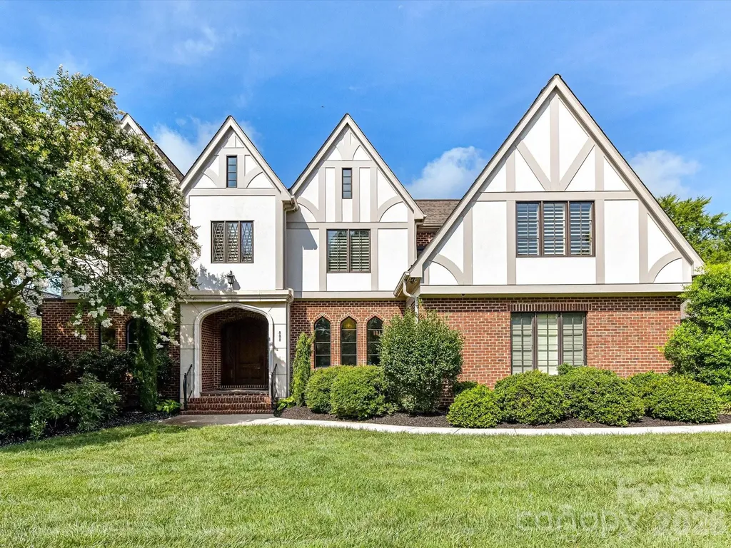 808 Huntington Park Drive Charlotte NC 28211