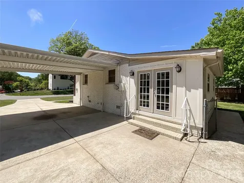 3827 Topsfield Road Charlotte NC 28211