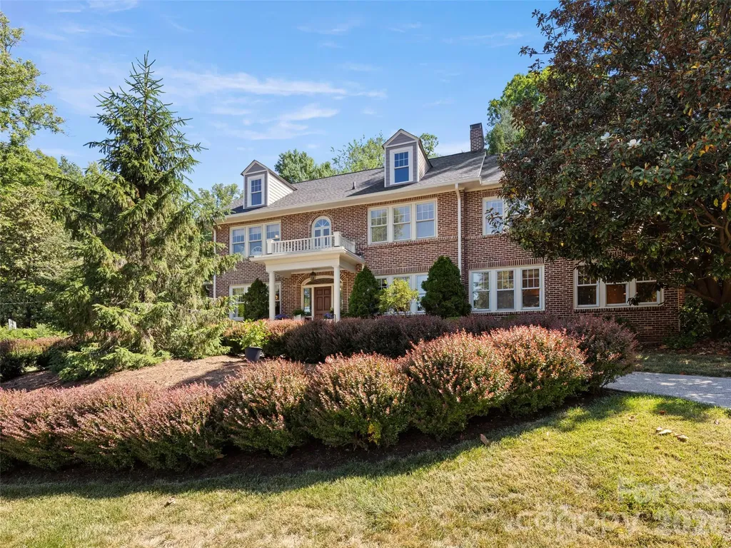 19 Blackwood Road Asheville NC 28804