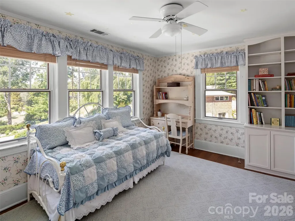 19 Blackwood Road Asheville NC 28804