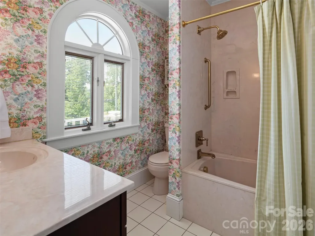 19 Blackwood Road Asheville NC 28804