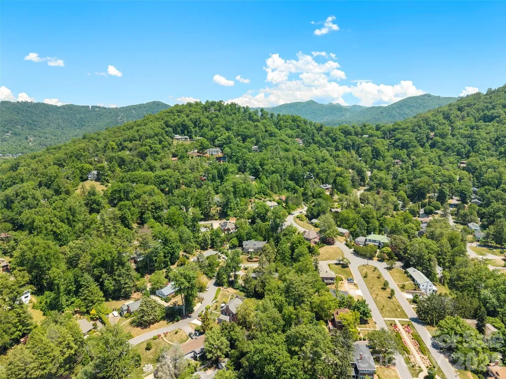 19 Blackwood Road Asheville NC 28804