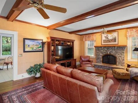19 Blackwood Road Asheville NC 28804