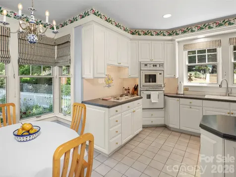 19 Blackwood Road Asheville NC 28804