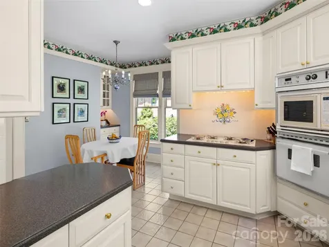 19 Blackwood Road Asheville NC 28804